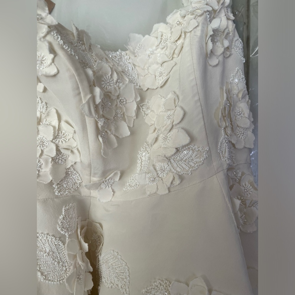 ODLR Fall 2023 Silk Faille Floral + Beaded gown only in a size 8 - Picture 4 of 7
